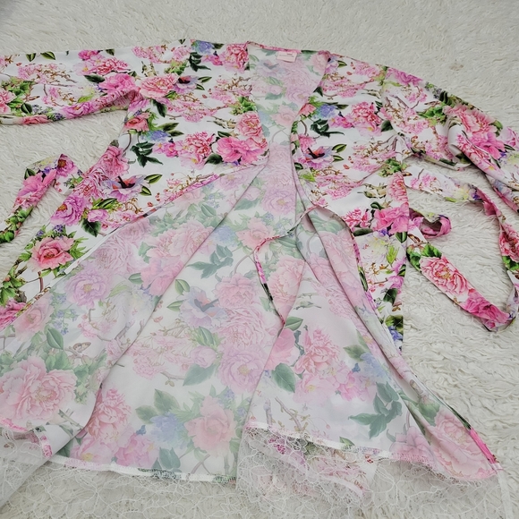 Homebodii Floral Robe Medium - Picture 5 of 10